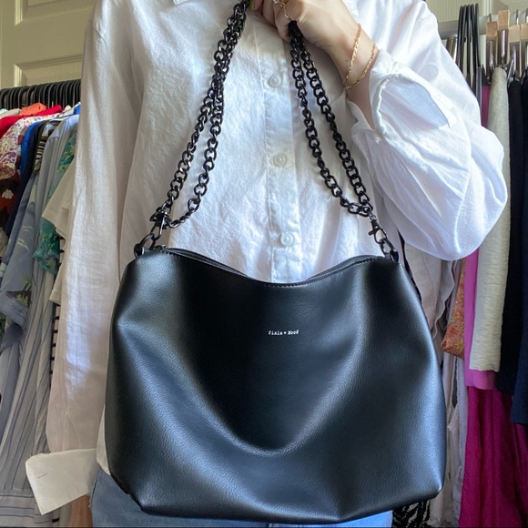 ✨SOLD✨ 2 in 1 black faux leather bag - Picture 6 of 8